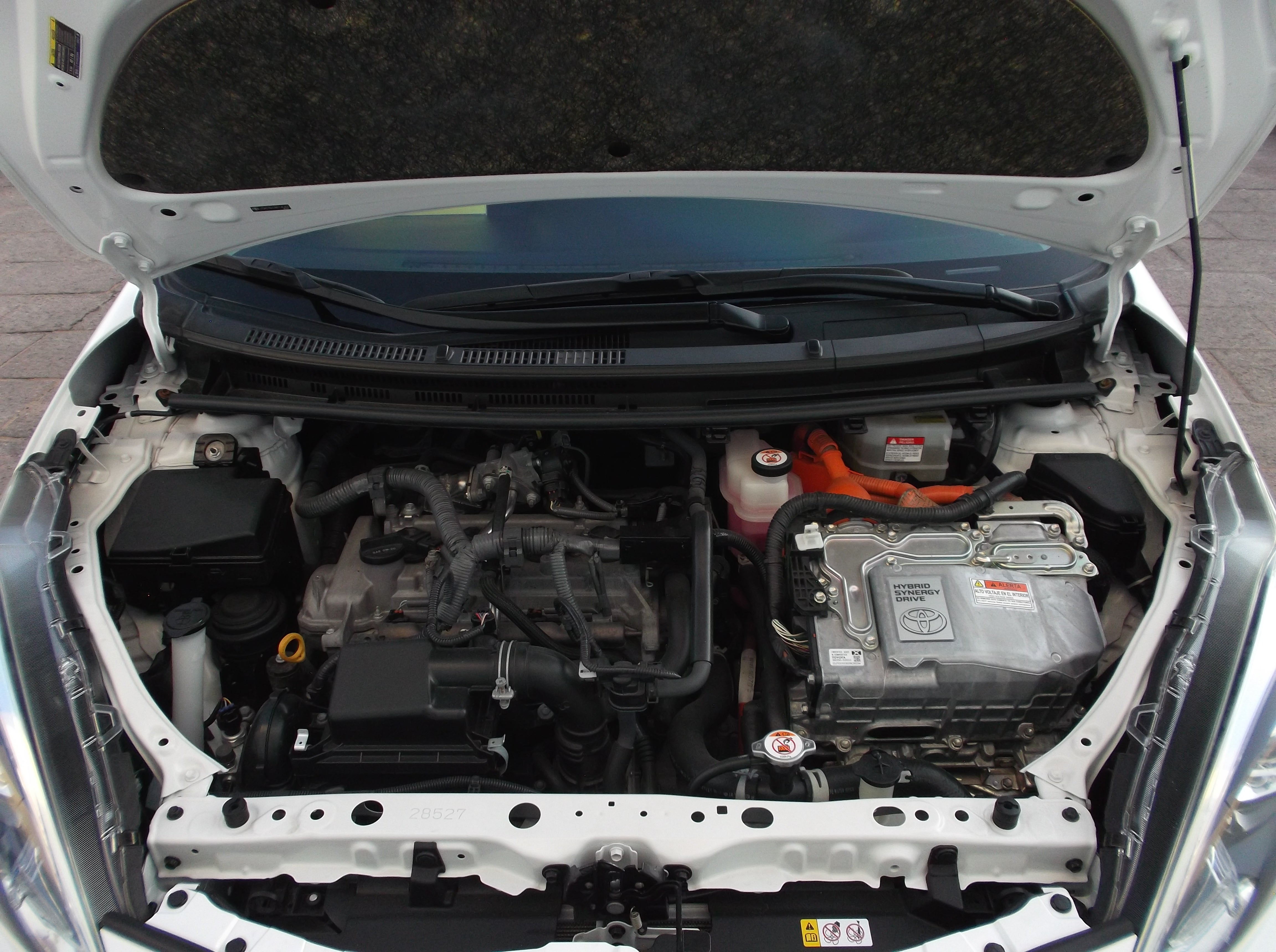 2021 Toyota PRIUS 5 PTS C HIBRIDO TA