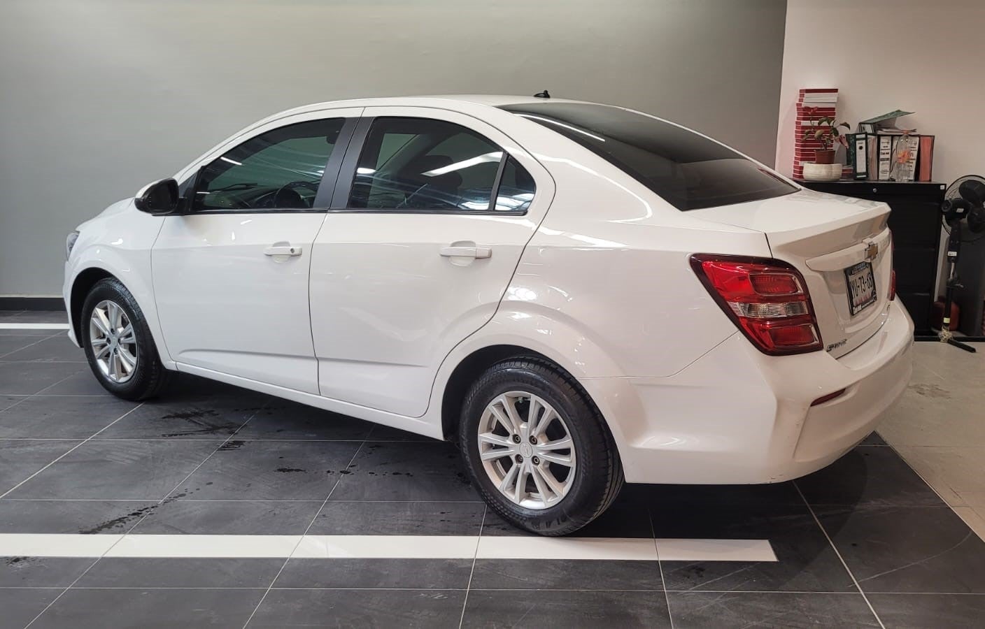 2017 Chevrolet Sonic LT, L4, 1.6L, 115 CP, 4 PUERTAS, STD