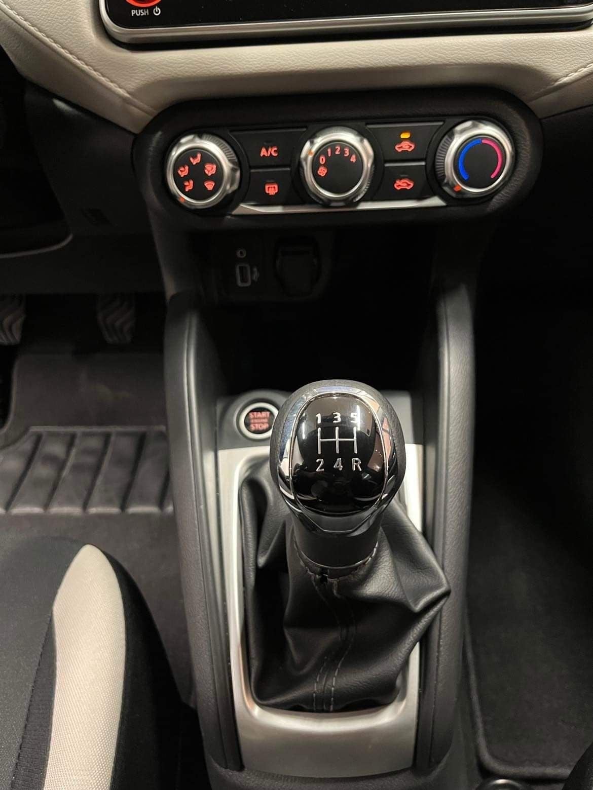 2021 Nissan VERSA ADVANCE L4 1.6L 118 CP 4 PUERTAS STD BA