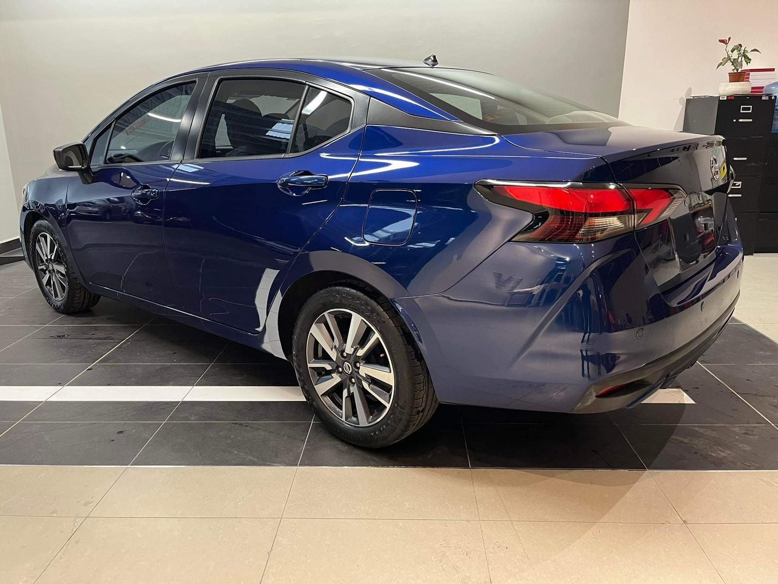 2021 Nissan VERSA ADVANCE L4 1.6L 118 CP 4 PUERTAS STD BA