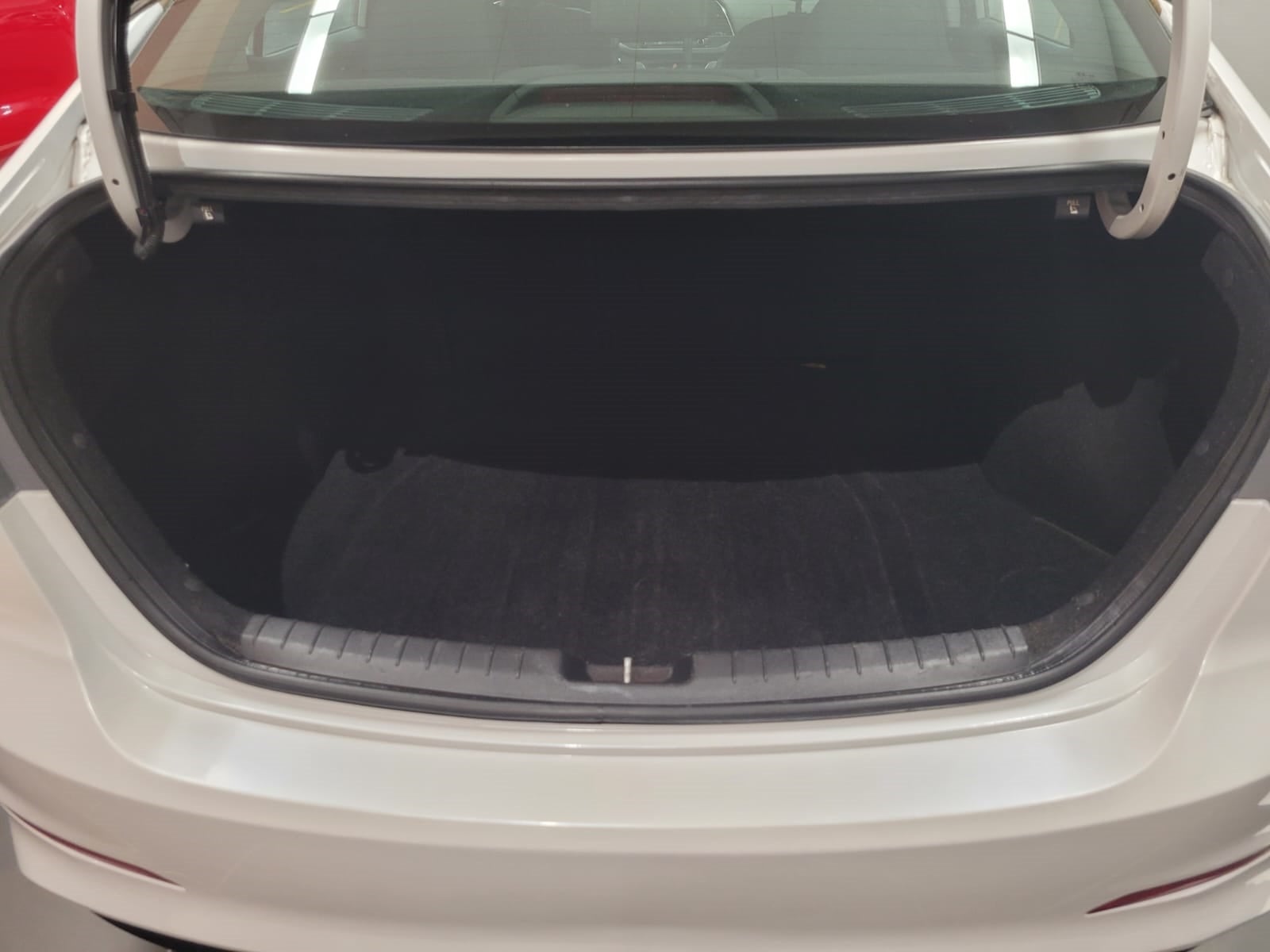 2018 Hyundai Elantra GLS L4 2.0L 147 CP 4 PUERTAS STD BA AA