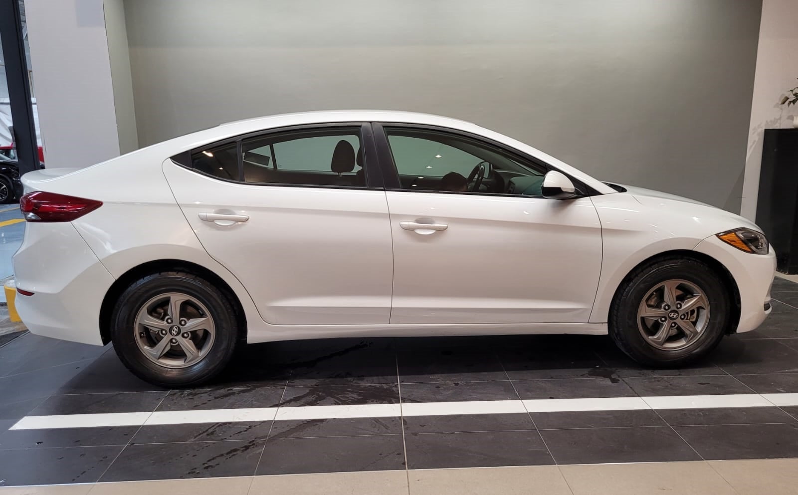 2018 Hyundai Elantra GLS L4 2.0L 147 CP 4 PUERTAS STD BA AA