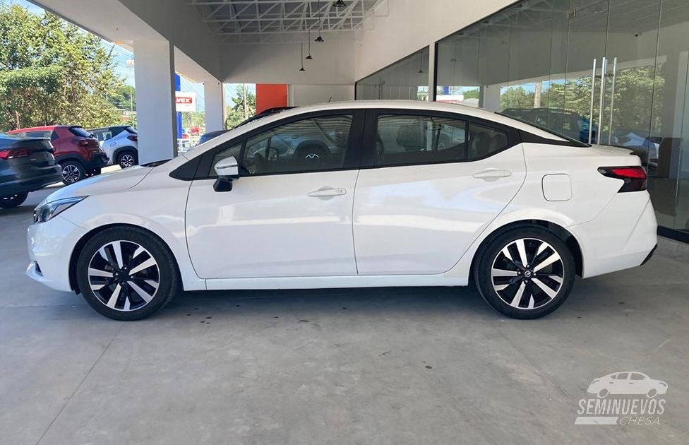 2022 Nissan Versa 1.6 Platinum Piel At
