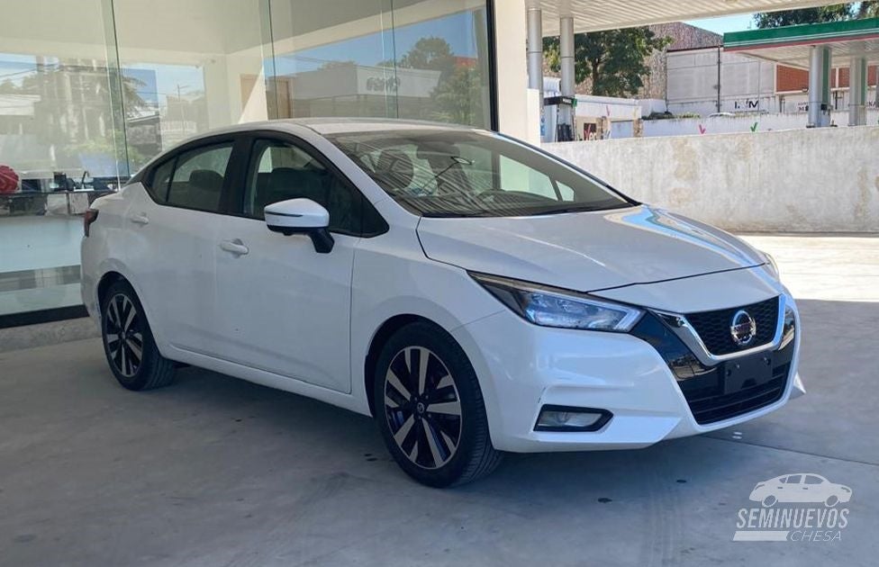 2022 Nissan Versa 1.6 Platinum Piel At