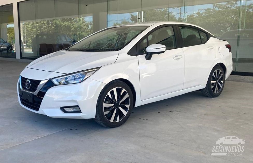 2022 Nissan Versa 1.6 Platinum Piel At
