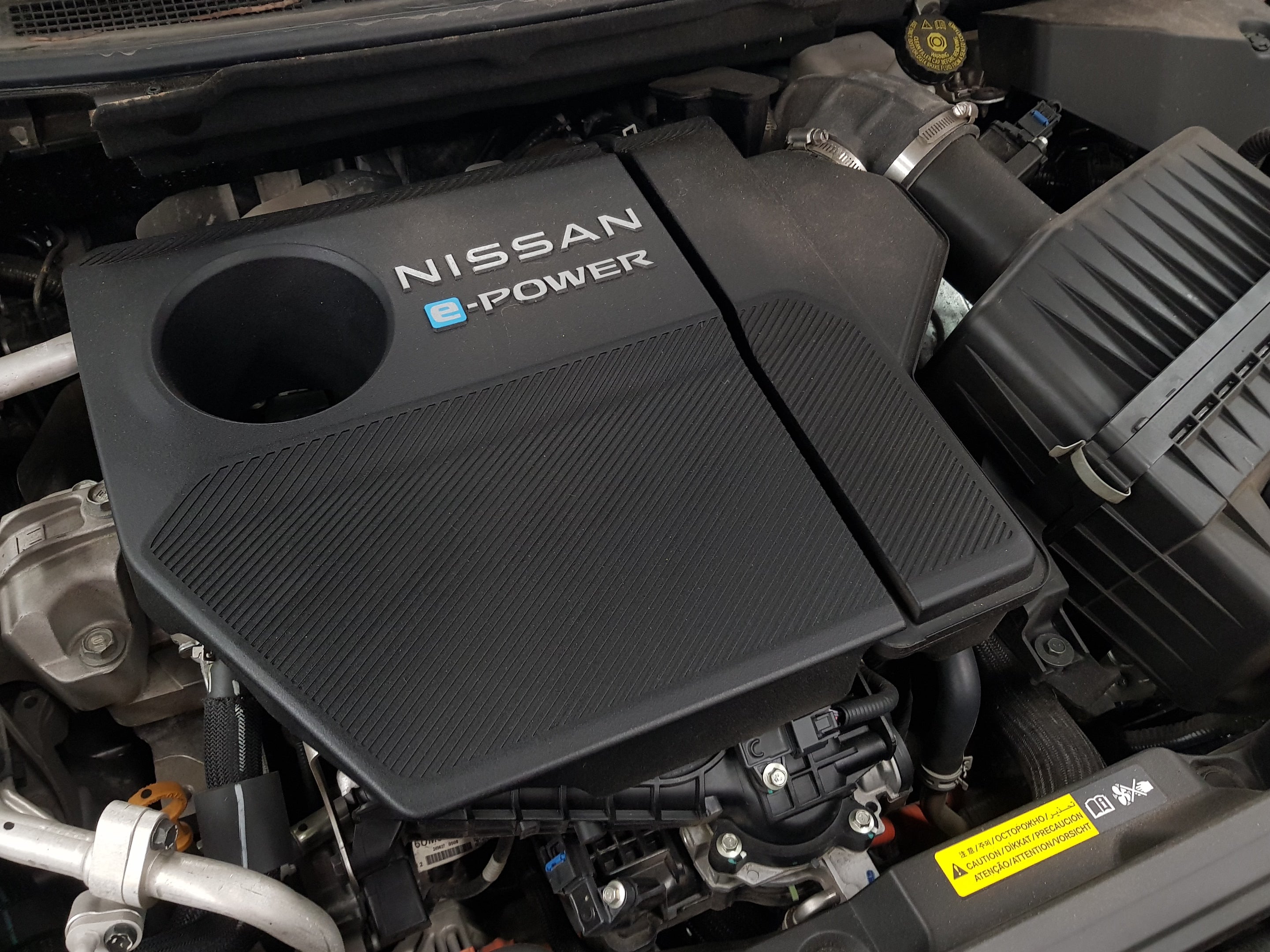 2025 Nissan X-TRAIL 5P PLATINUM E.POWER HEV L31.5 AUT