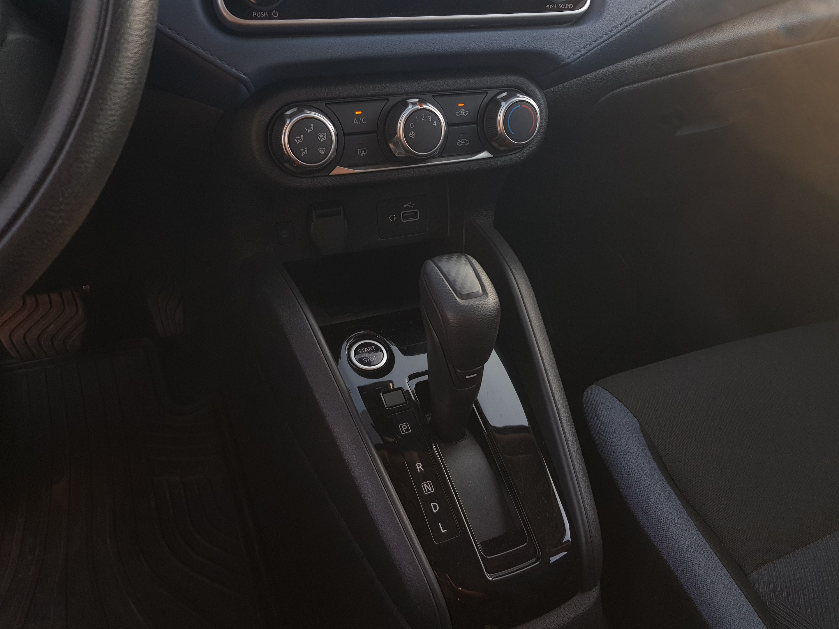 2024 Nissan VERSA 4P ADVANCE L41.6 AUT