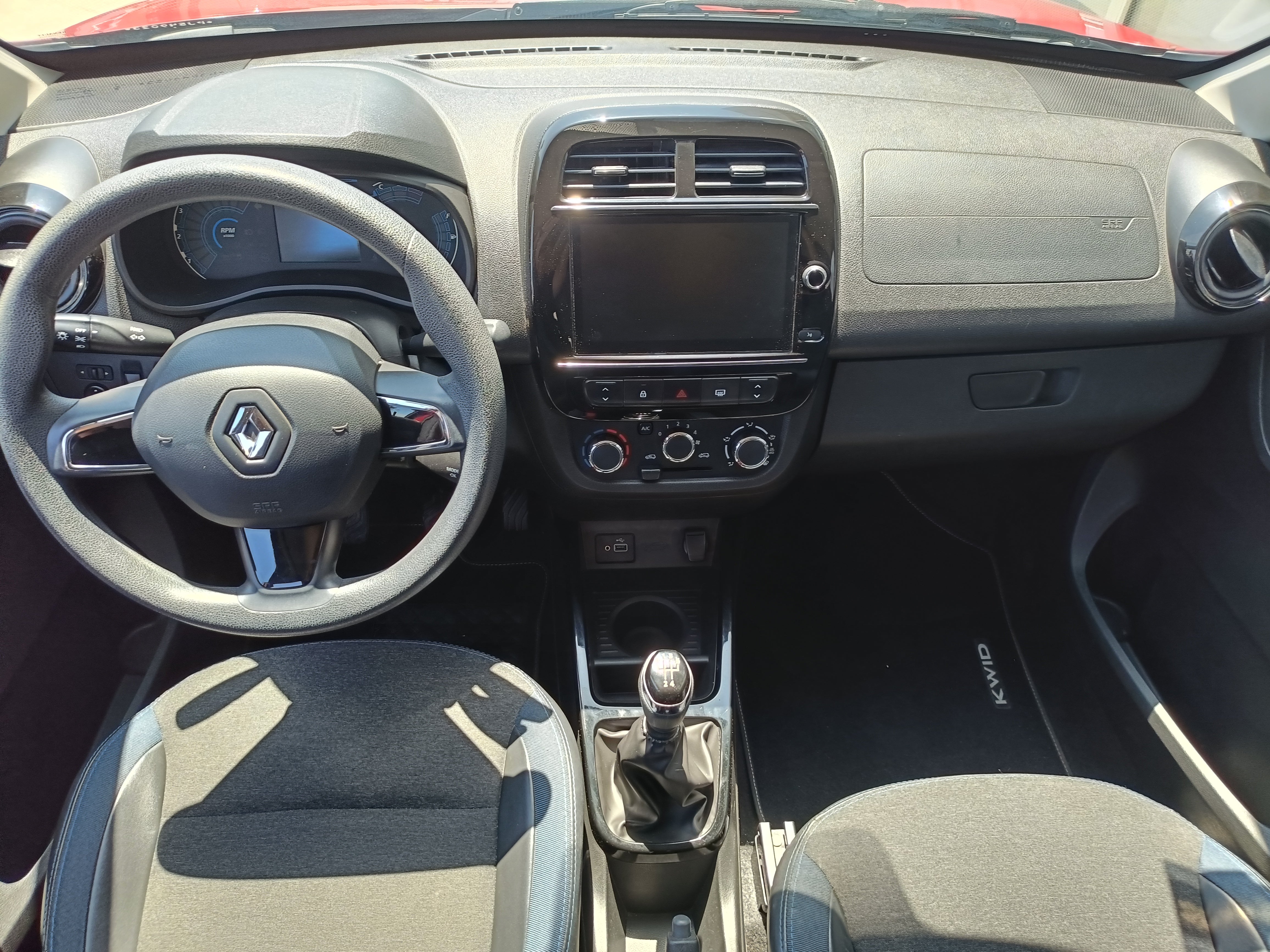 2023 RENAULT KWID 5 PTS BITONO TM5 AAC PANTALLA TOUCH 8 RA-14