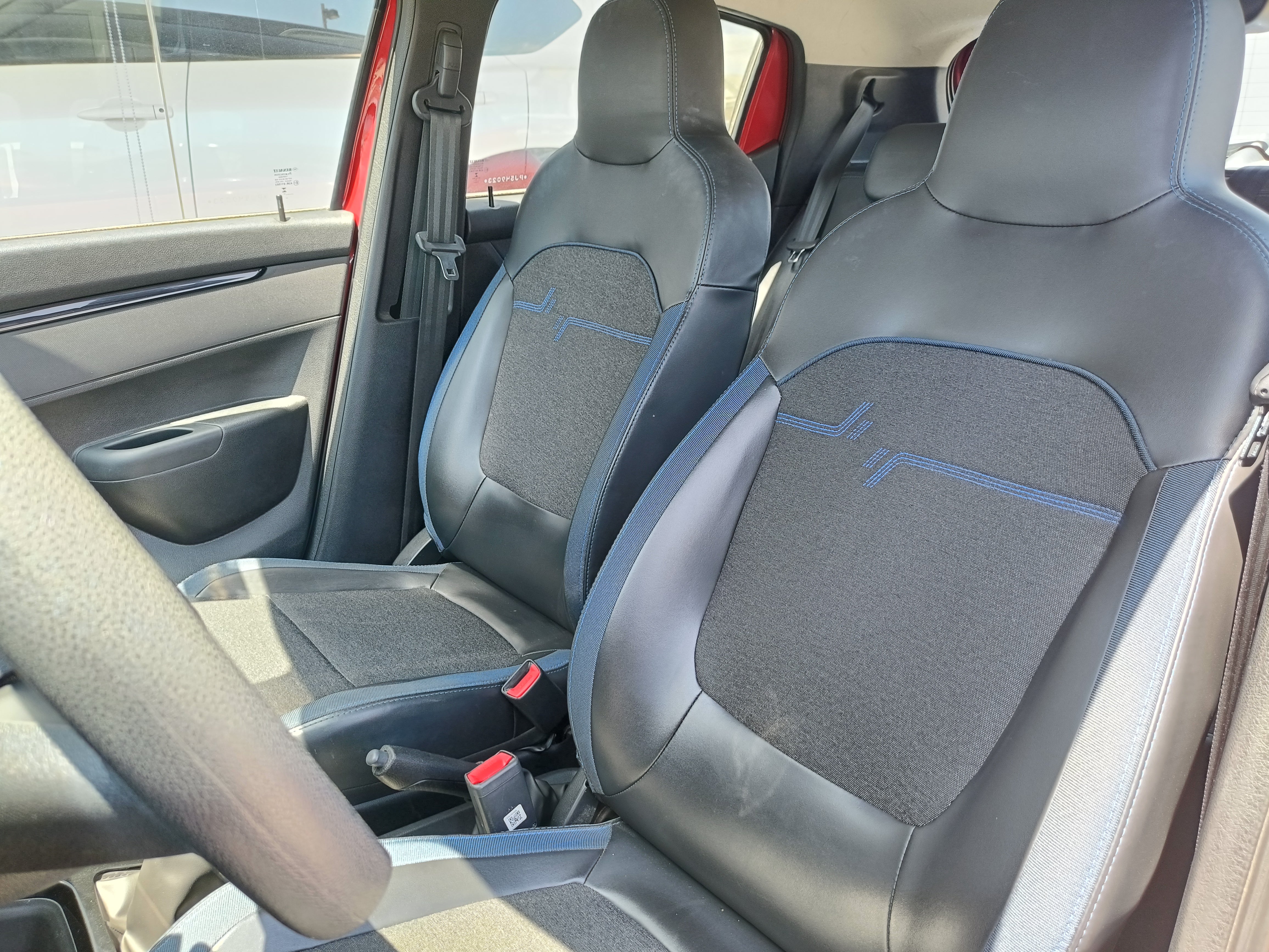 2023 RENAULT KWID 5 PTS BITONO TM5 AAC PANTALLA TOUCH 8 RA-14