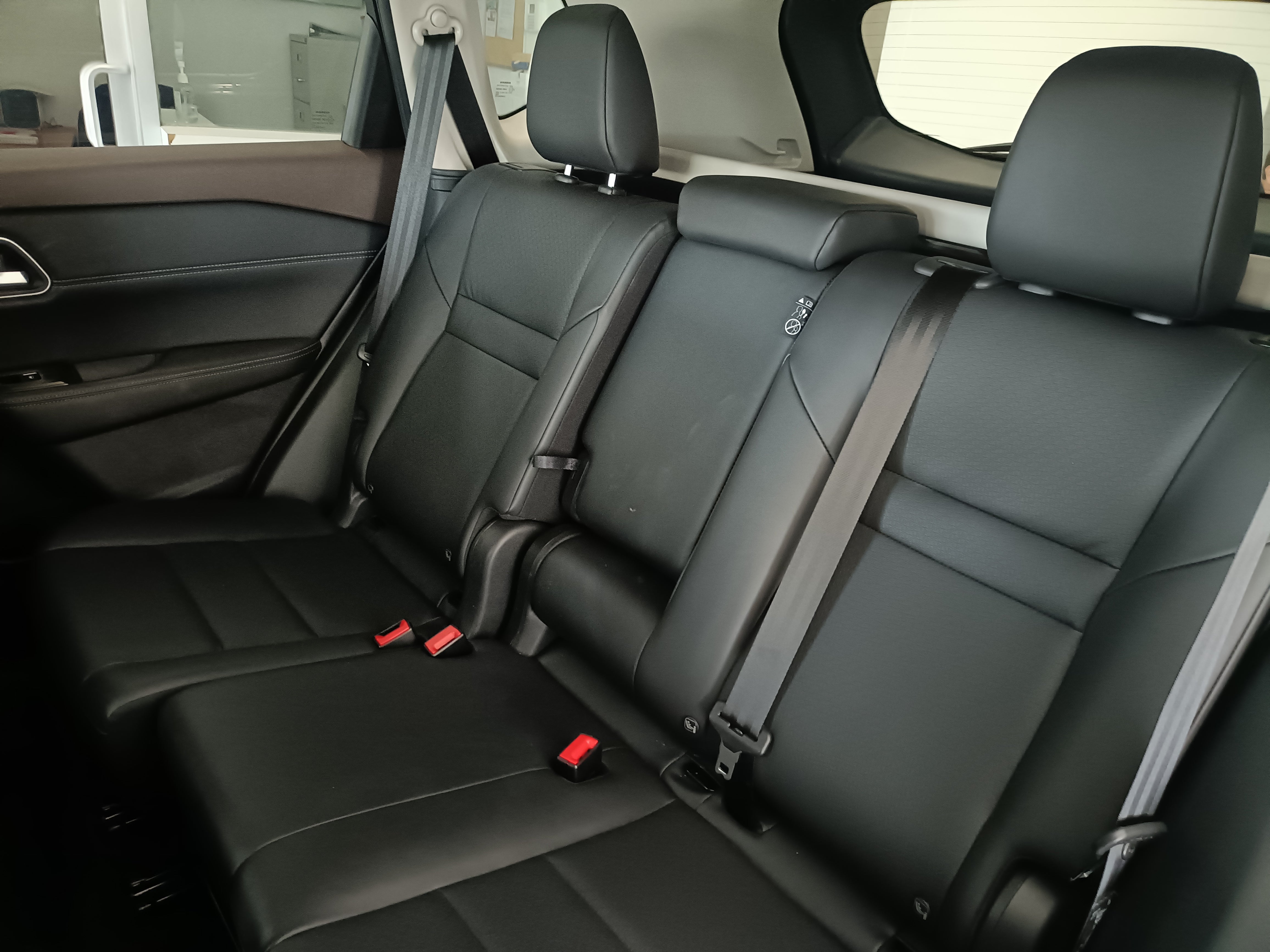 2025 Nissan X-TRAIL 5P PLATINUM E.POWER HEV L31.5 AUT