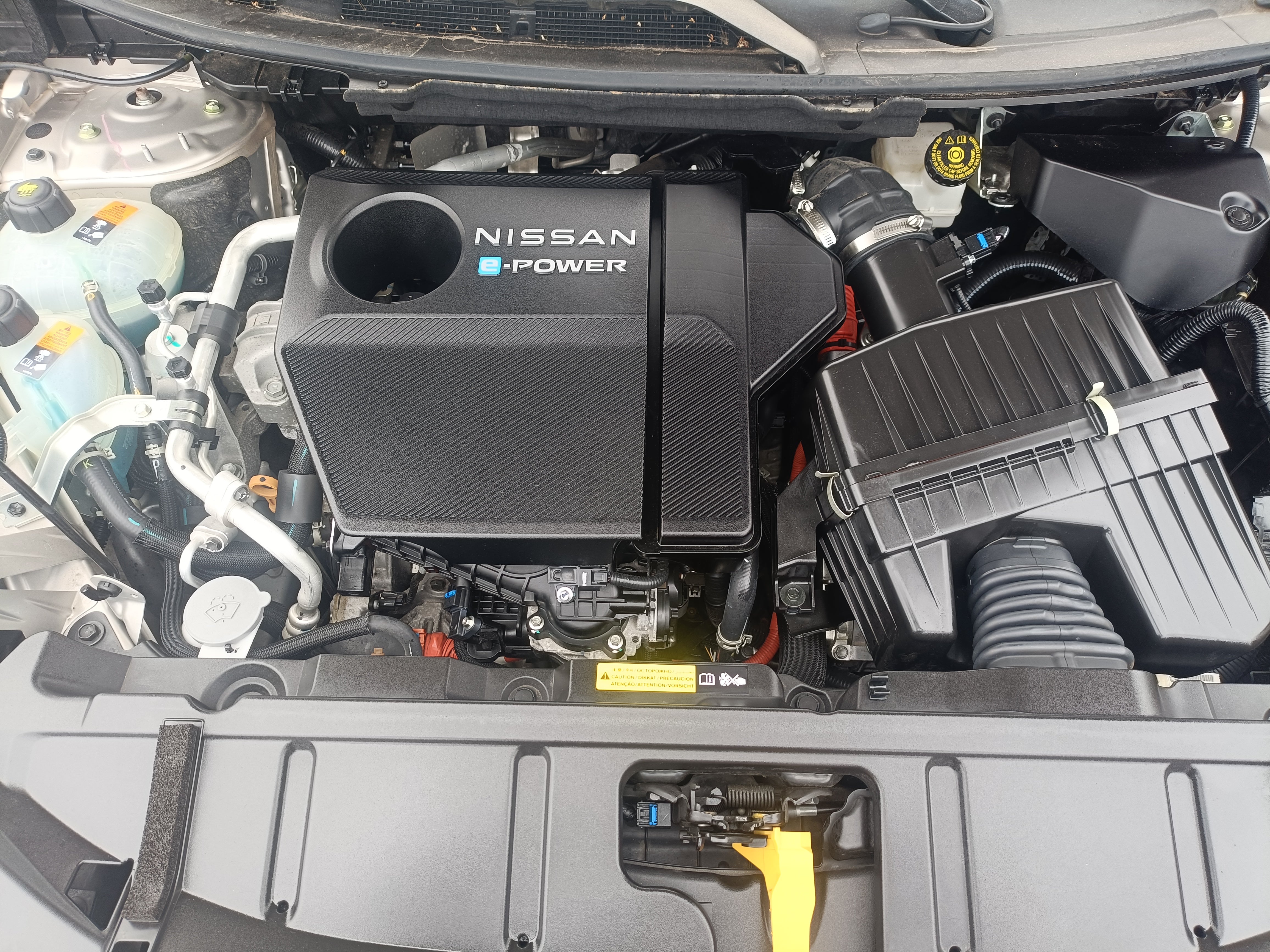 2026 Nissan X-TRAIL 5P PLATINUM E.POWER HEV L31.5 AUT