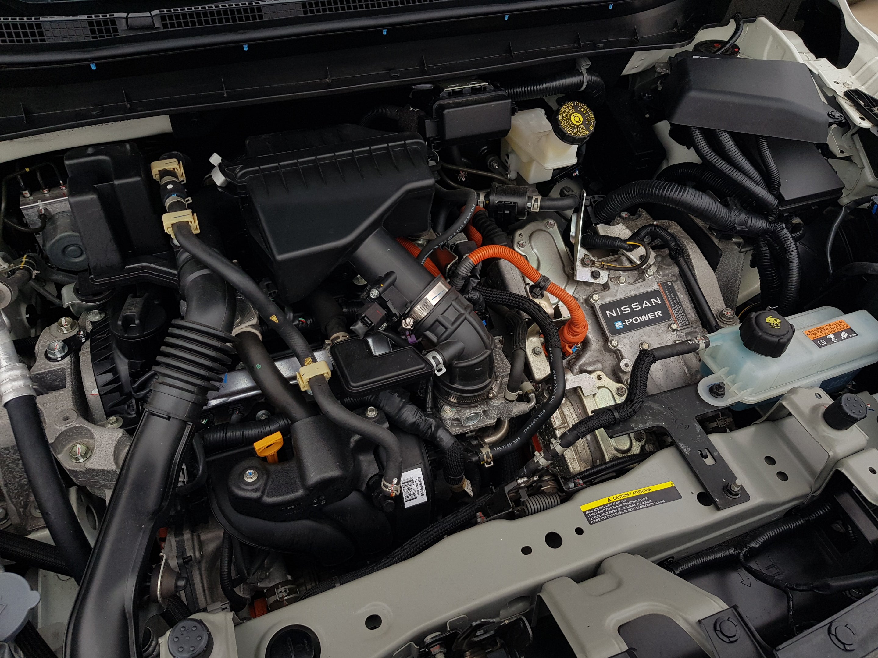 2023 Nissan KICKS 5 PTS E-POWER PLATINUM ELECTA PIEL ADAS RA-17