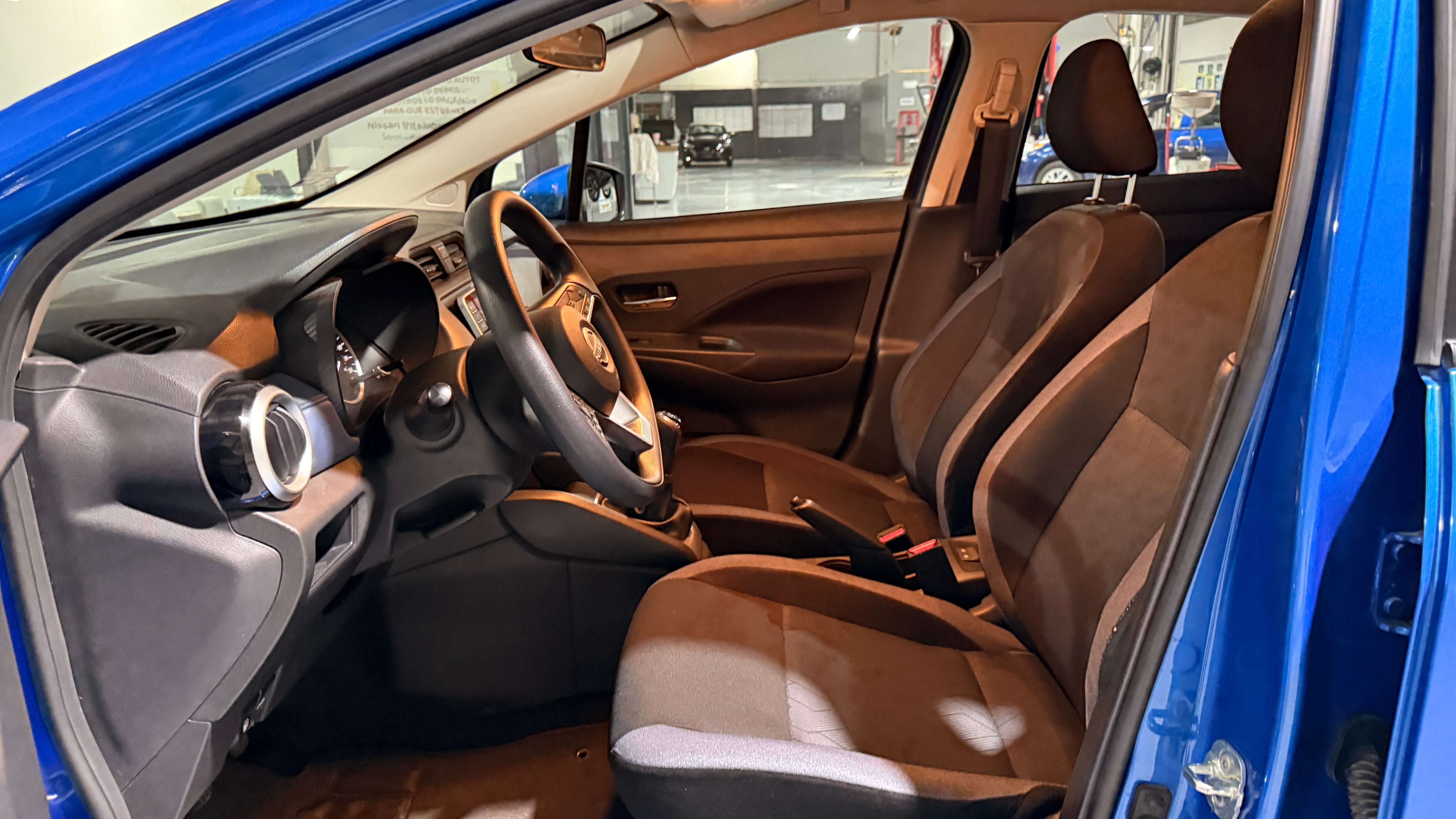 2025 Nissan Versa ADVANCE L4 1.6L 118 CP 4 PUERTAS AUT BA AA