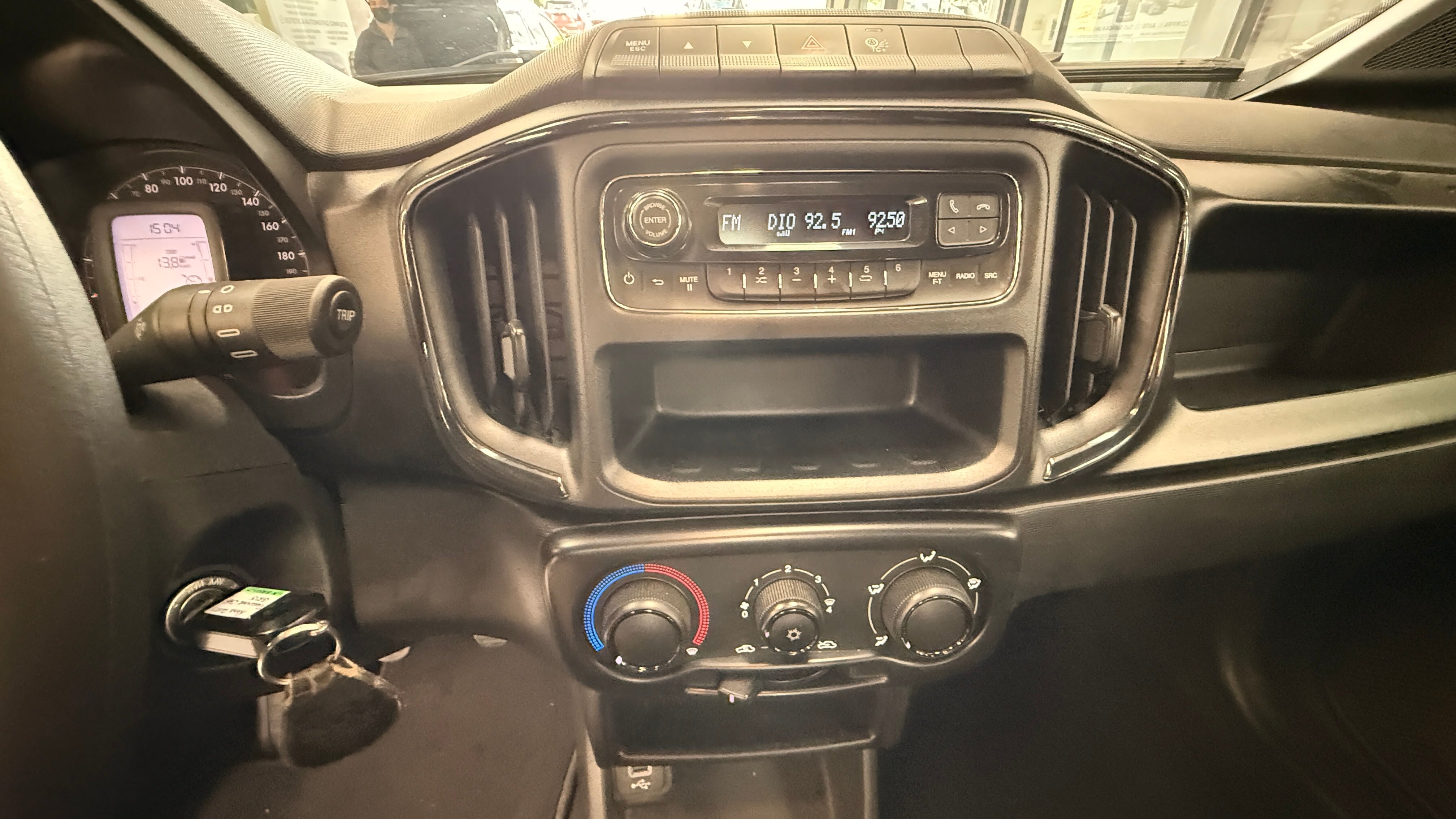 2023 RAM 700 SLT, L4, 1.3L, 98 CP, 2 PUERTAS, STD