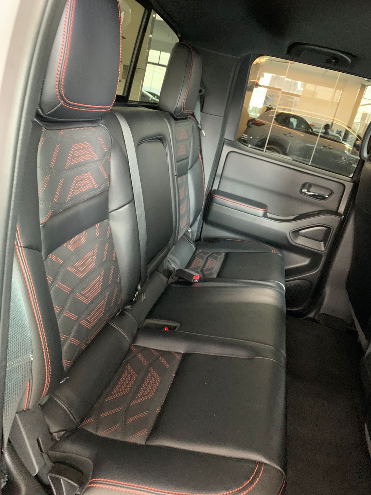 2025 Nissan FRONTIER 4P PRO-4X V63.8 AUT 4X4