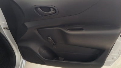 2025 Nissan NP300 CHASIS TM AC VDC