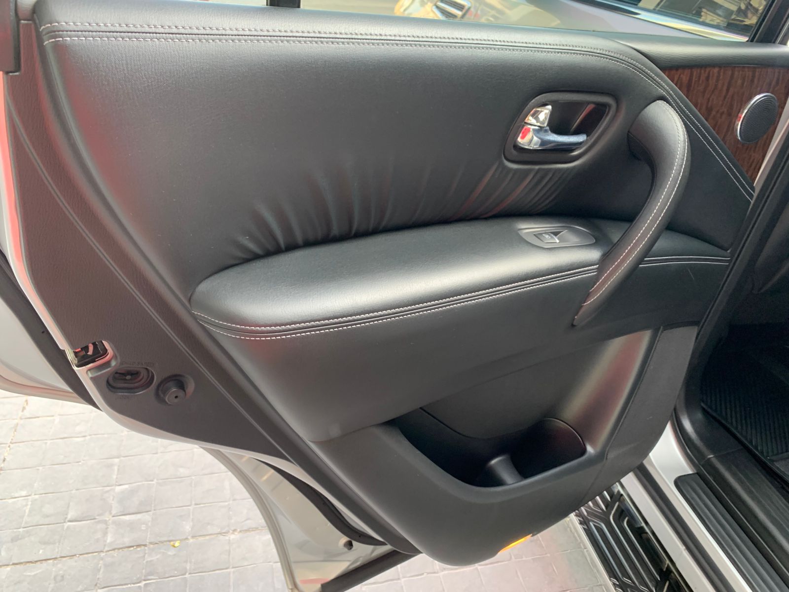 2020 Nissan ARMADA 5 PTS EXCLUSIVE TA DVD SEG FILA PIEL QC 4X4