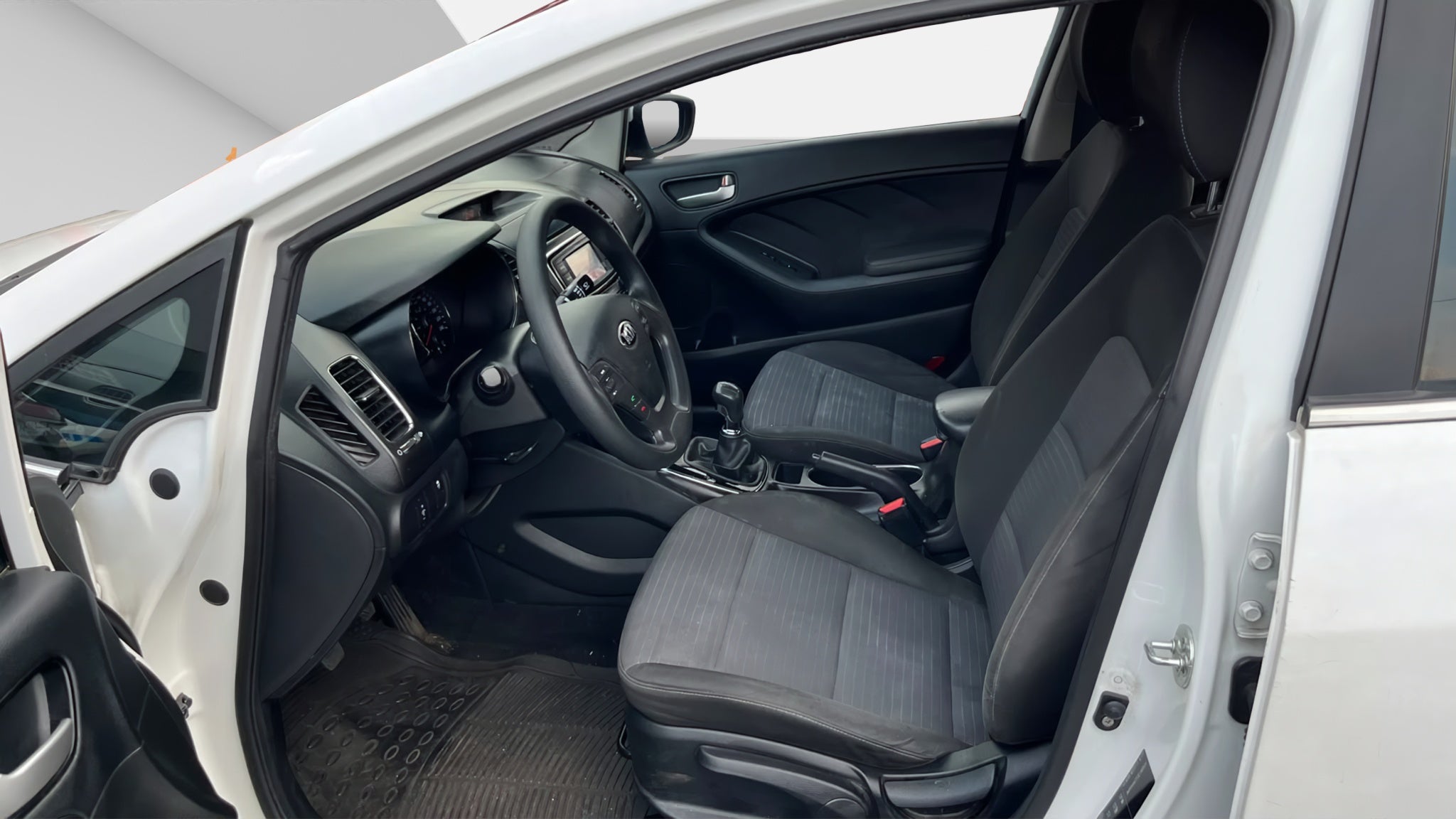 2018 Kia FORTE 4 PTS LX TA AAC BL F NIEBLA R-16