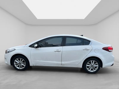 2018 Kia FORTE 4 PTS LX TA AAC BL F NIEBLA R-16