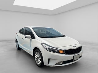 2018 Kia FORTE 4 PTS LX TA AAC BL F NIEBLA R-16