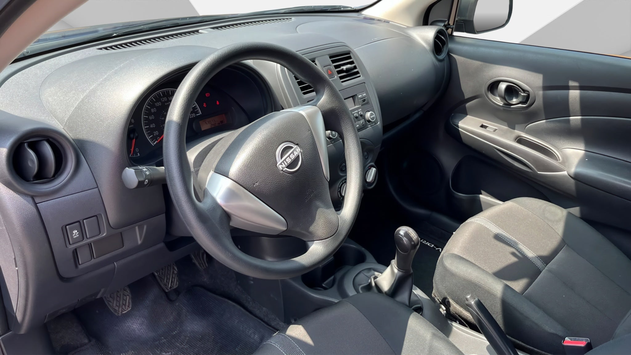 2025 Nissan V-DRIVE 4P L41.6 MAN AUDIO