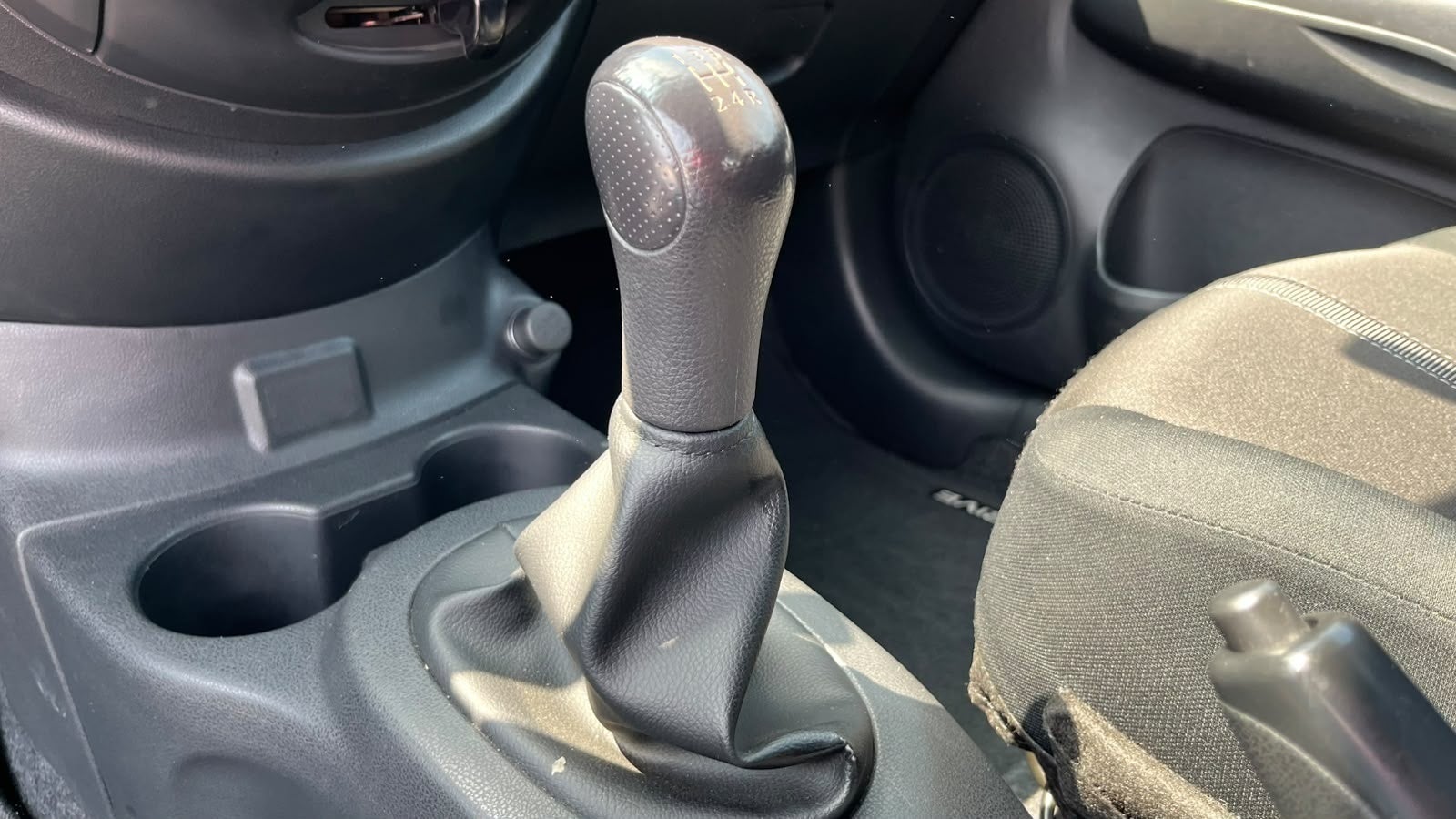 2025 Nissan V-DRIVE 4P L41.6 MAN AUDIO