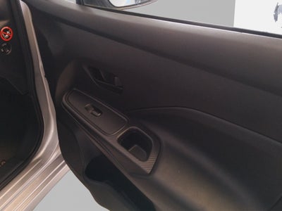 2025 Nissan VERSA 4P SENSE L41.6 AUT