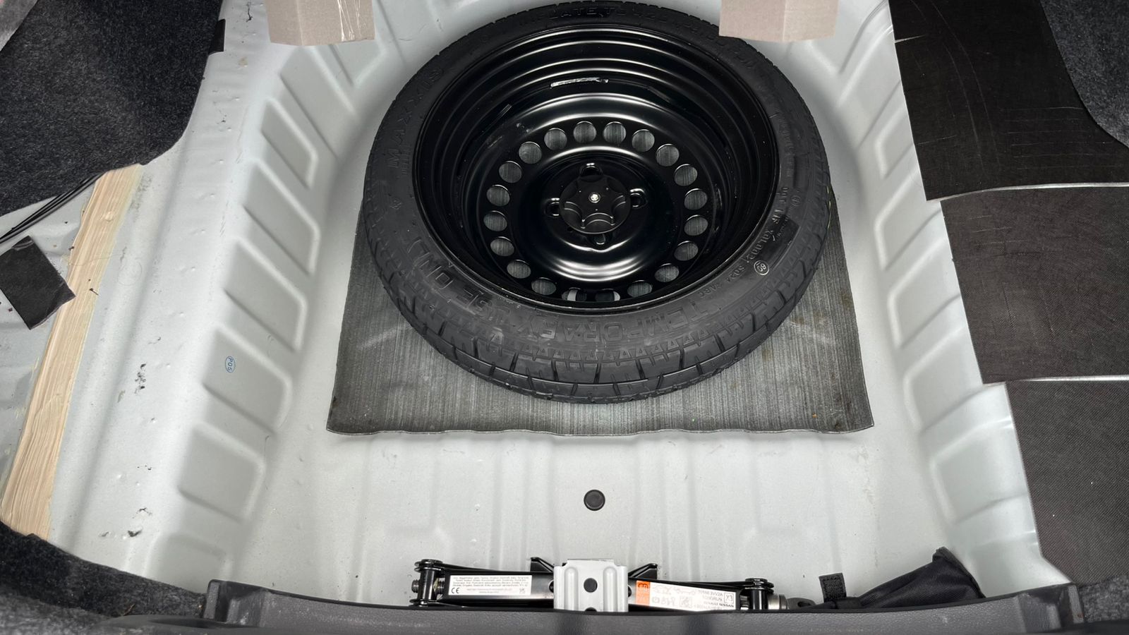2025 Nissan VERSA 4P SENSE L41.6 AUT