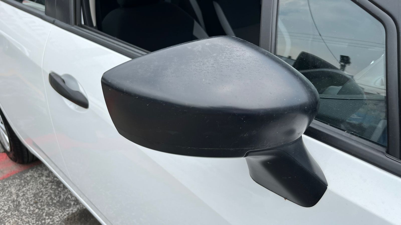 2025 Nissan VERSA 4P SENSE L41.6 AUT