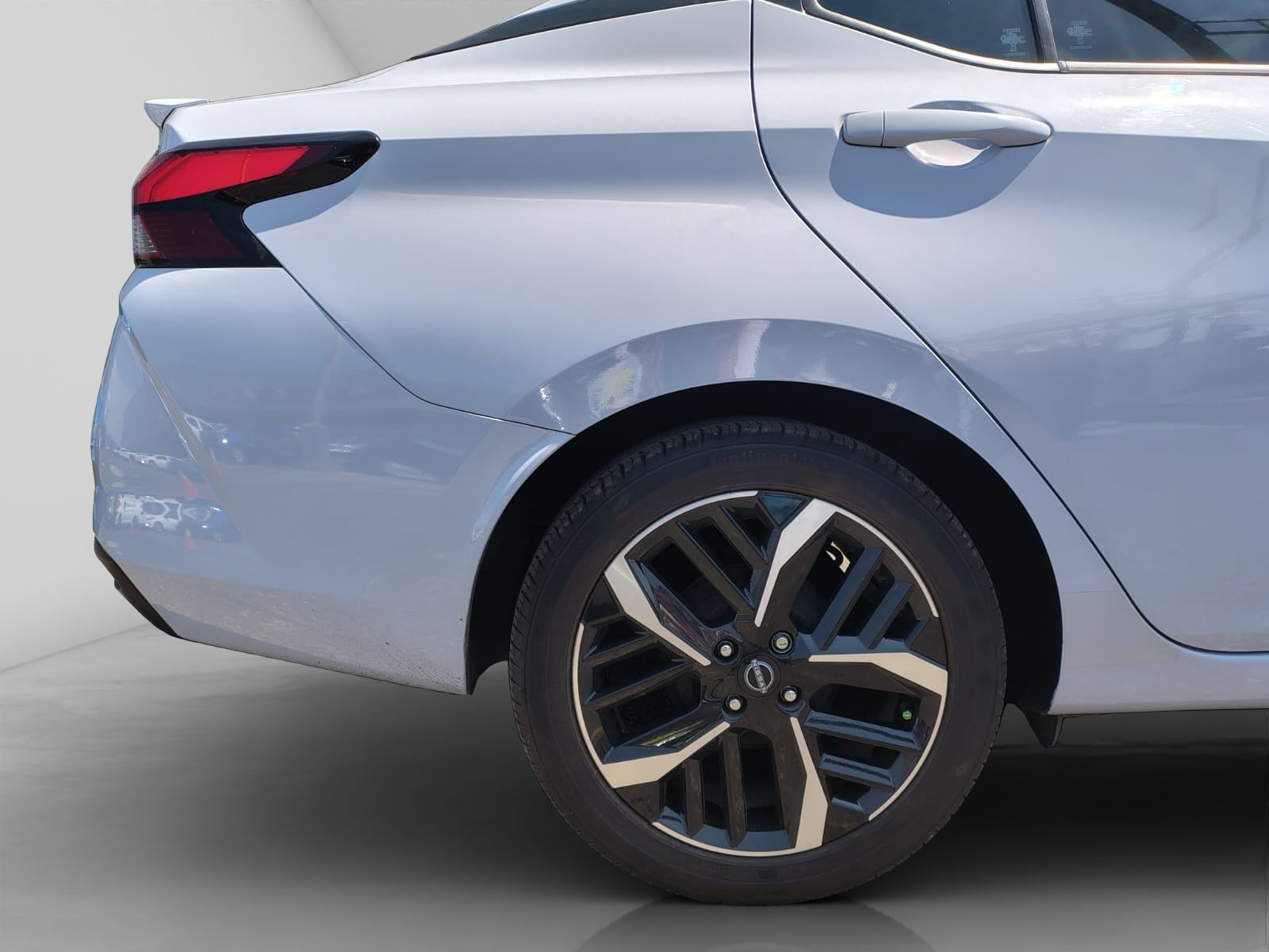 2024 Nissan VERSA 4P SR L41.6 AUT