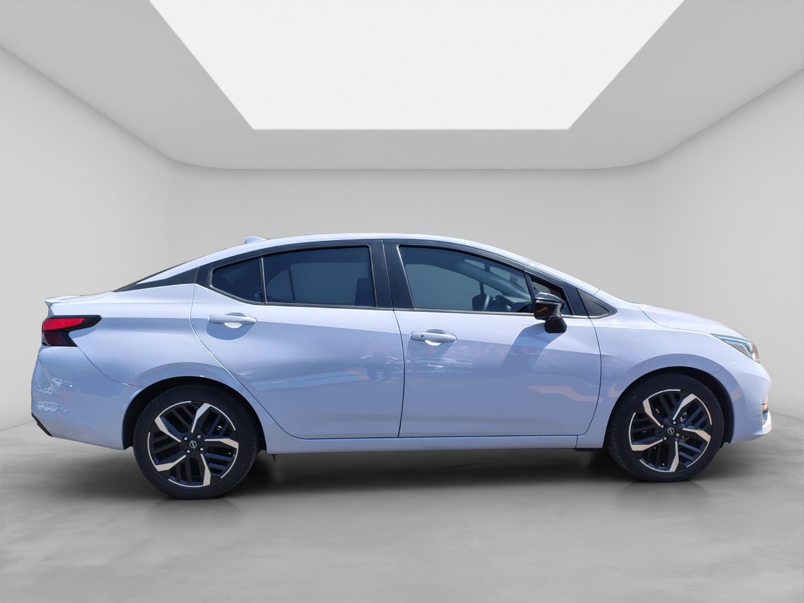 2025 Nissan VERSA 4P SR L41.6 AUT