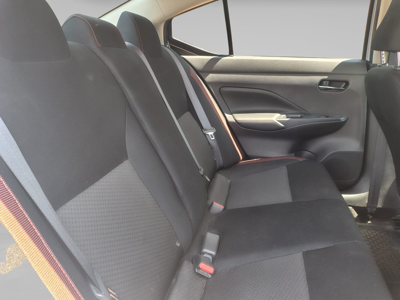 2025 Nissan VERSA 4P SR L41.6 AUT