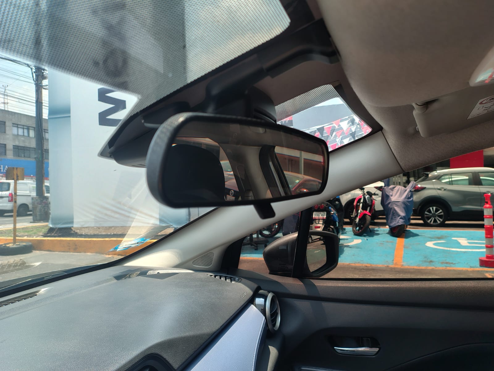 2023 Nissan VERSA 4P ADVANCE L41.6 MAN