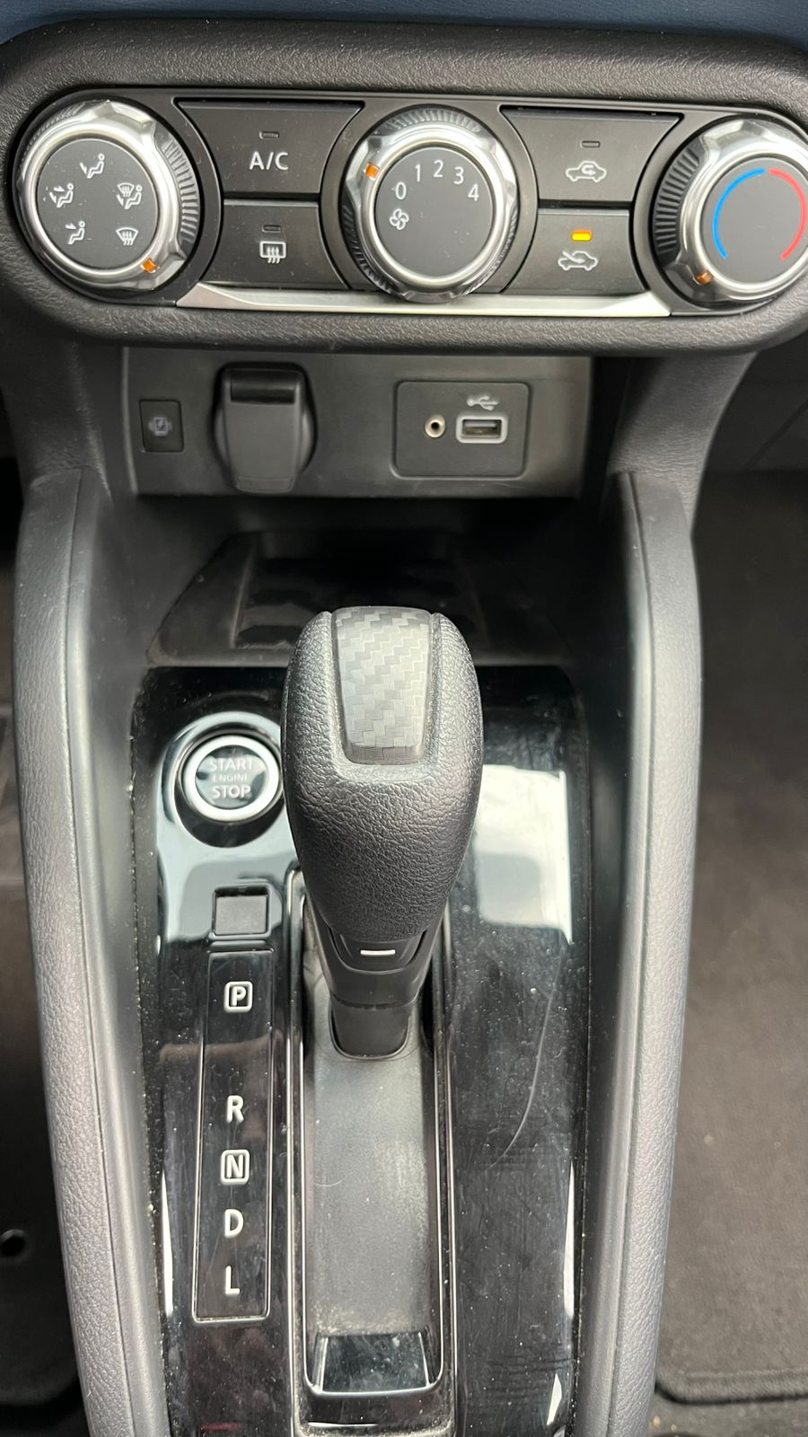 2025 Nissan VERSA 4P ADVANCE L41.6 AUT