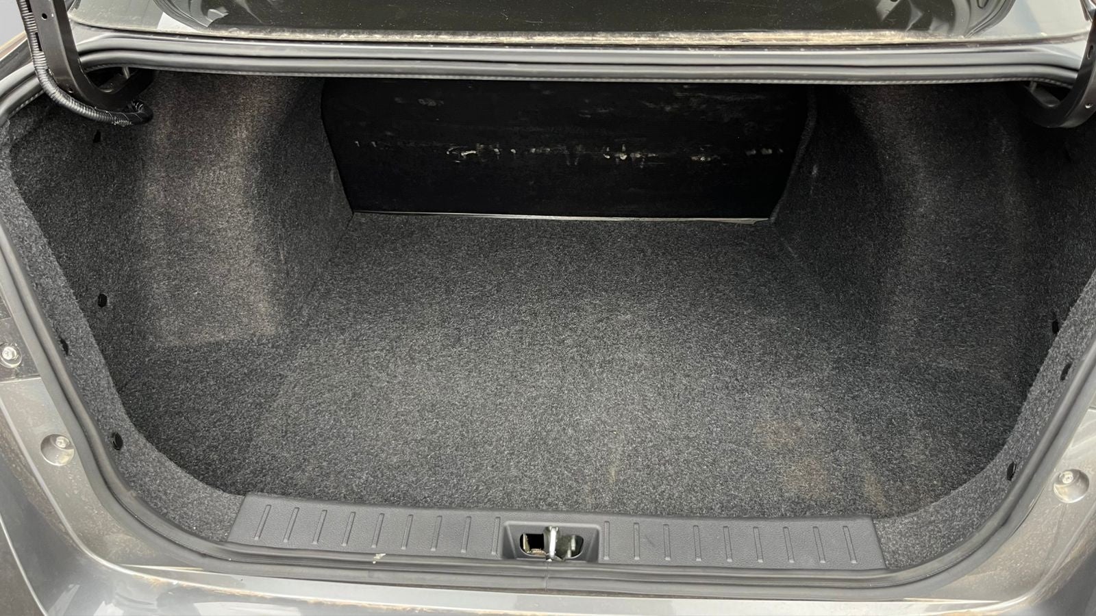 2025 Nissan VERSA 4P SENSE L41.6 AUT