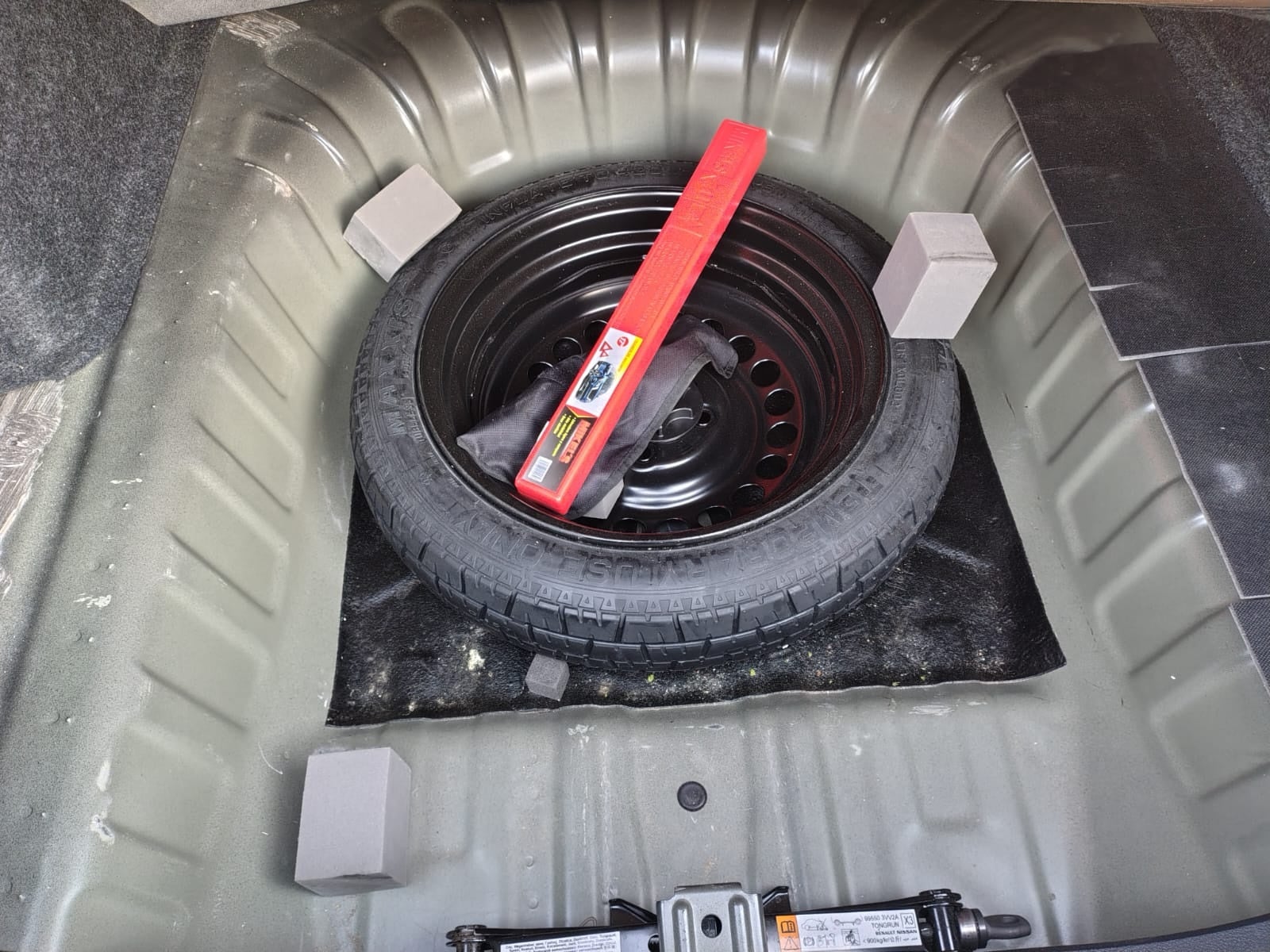 2024 Nissan VERSA 4P SR L41.6 AUT