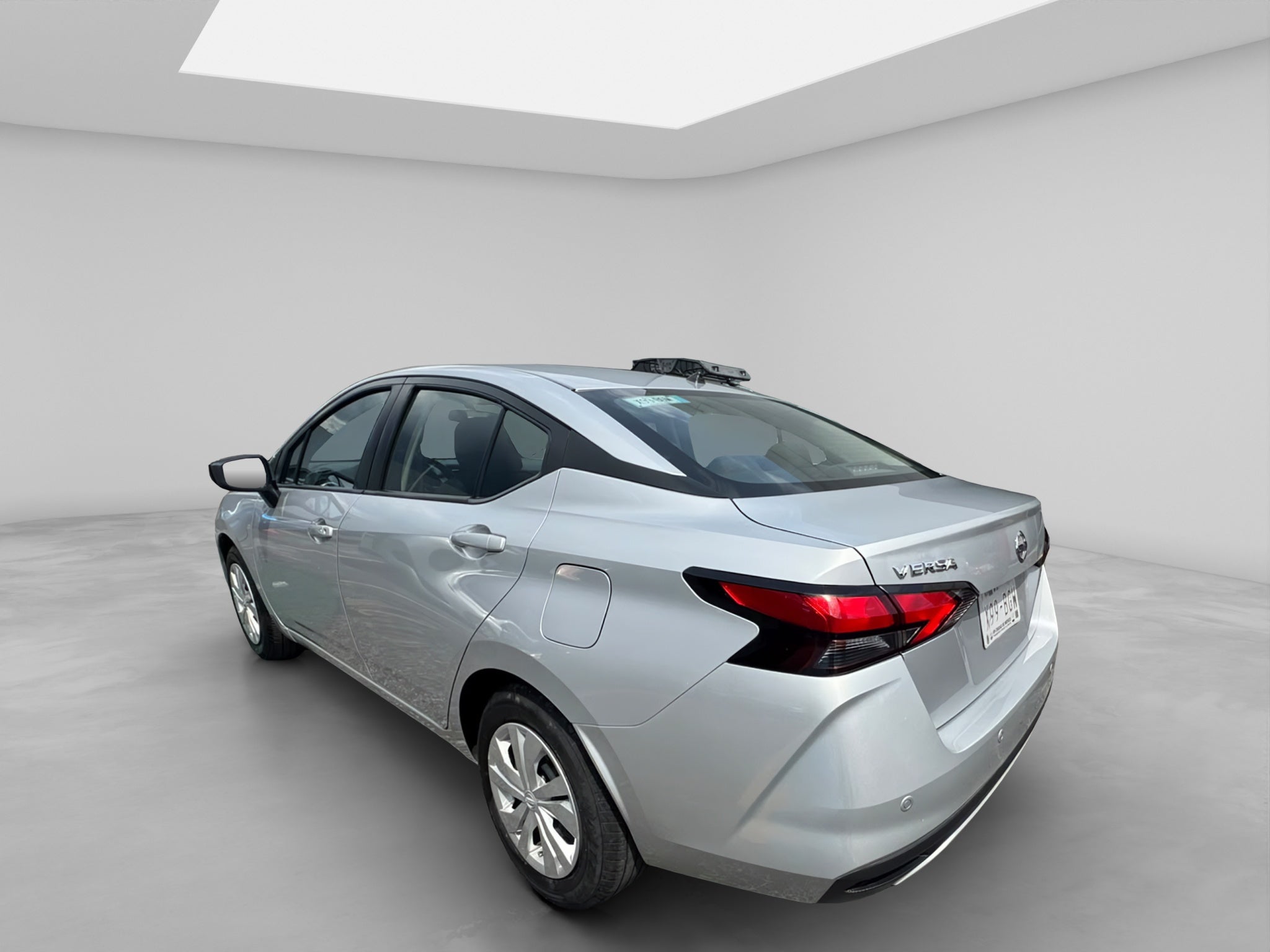 2020 Nissan VERSA 4 PTS SENSE TA AAC VE R-15