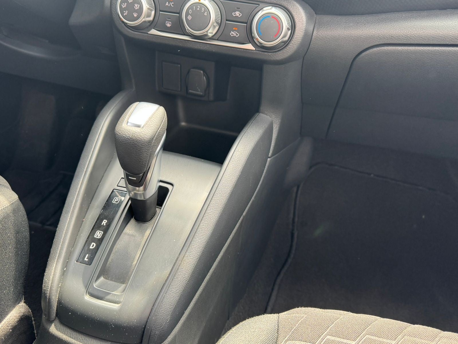 2023 Nissan KICKS 5 PTS ADVANCE 16L TA AAC VE RA-16