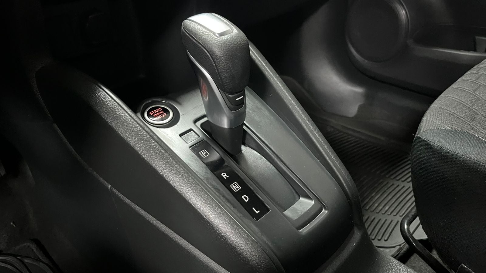 2023 Nissan KICKS 5 PTS ADVANCE 16L TA AAC VE RA-16