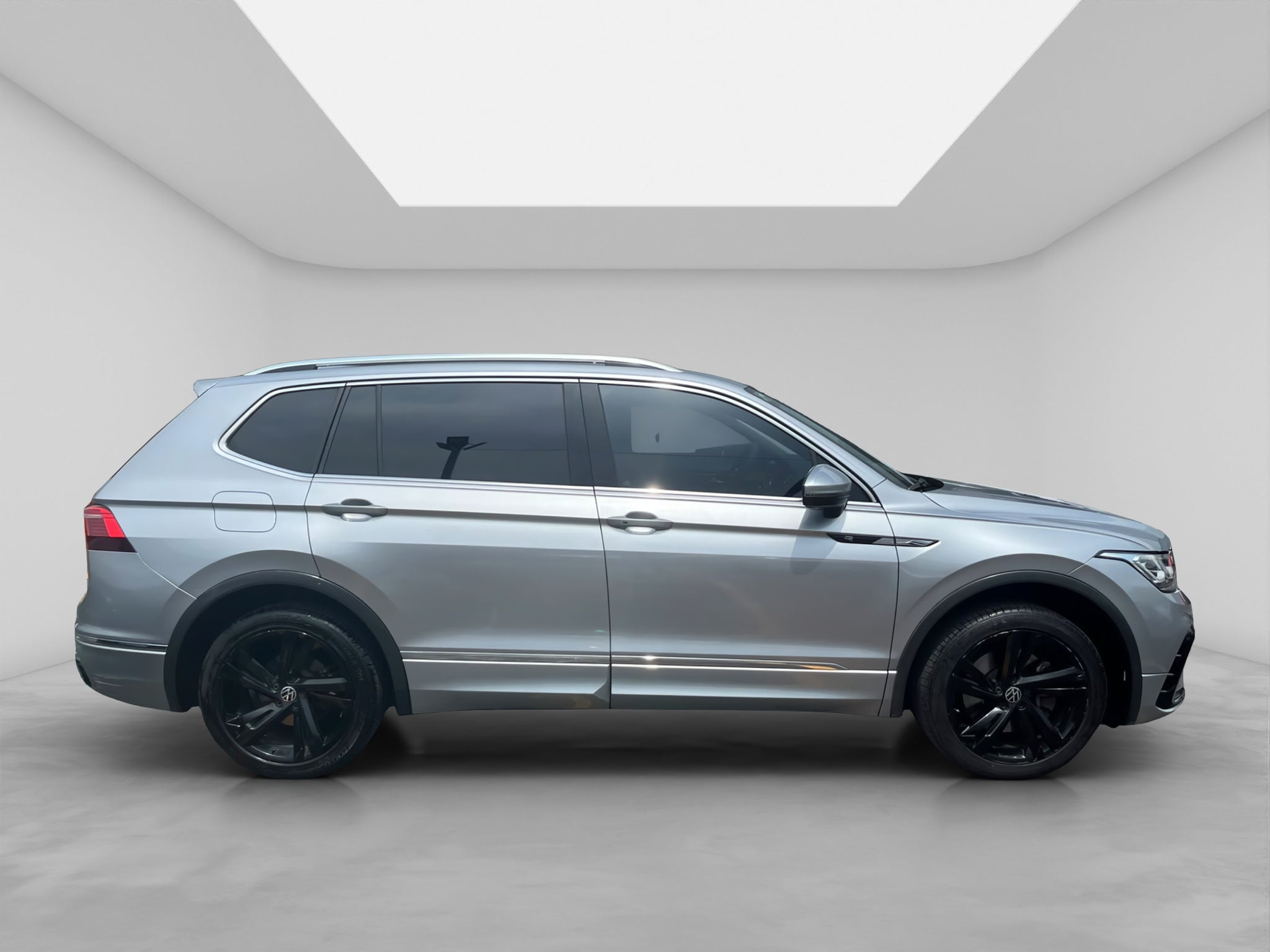 2022 Volkswagen TIGUAN 5 PTS R-LINE 20T DSG PIEL QCP F LED RA-19