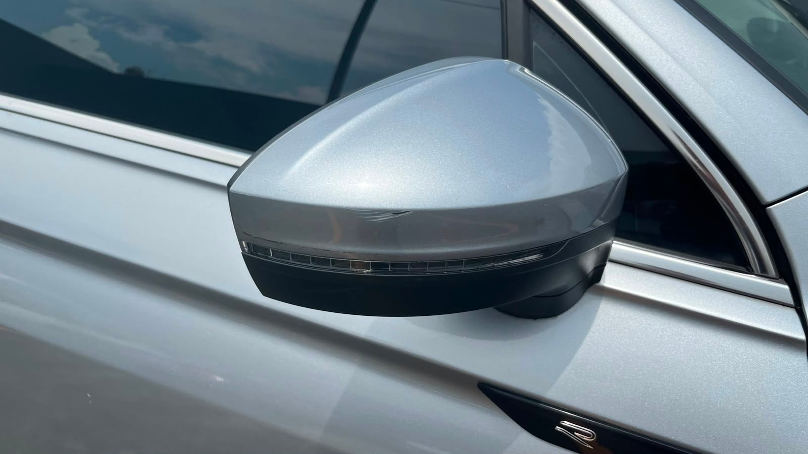 2022 Volkswagen TIGUAN 5 PTS R-LINE 20T DSG PIEL QCP F LED RA-19