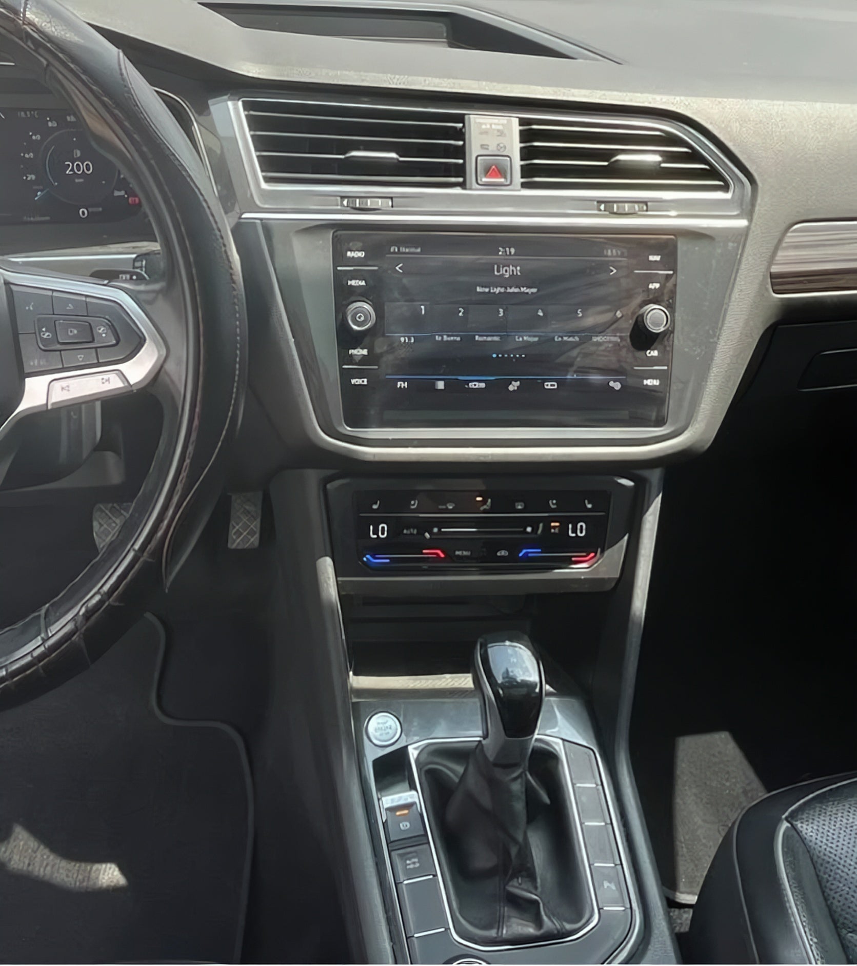 2022 Volkswagen TIGUAN 5 PTS R-LINE 20T DSG PIEL QCP F LED RA-19