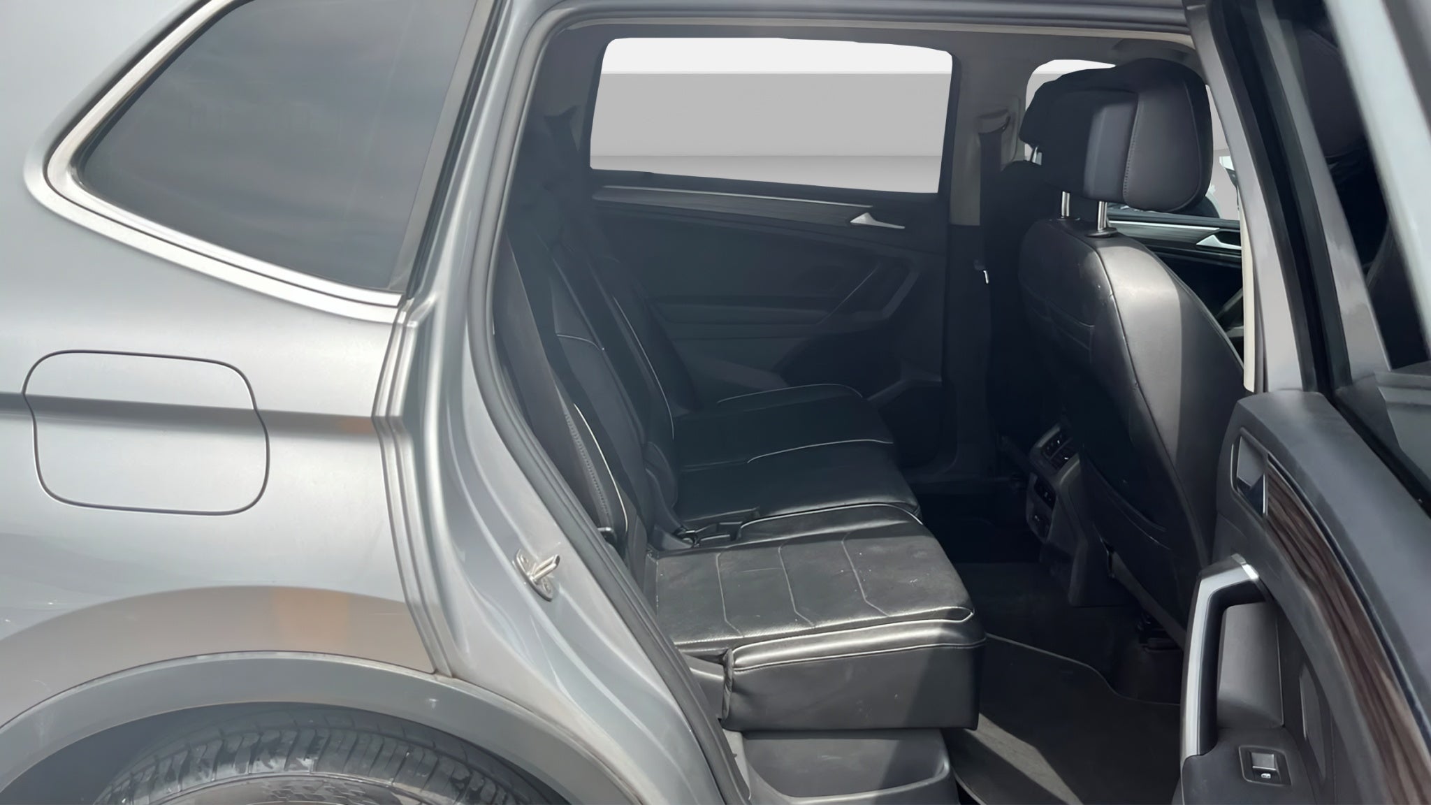 2022 Volkswagen TIGUAN 5 PTS R-LINE 20T DSG PIEL QCP F LED RA-19