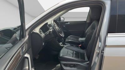 2022 Volkswagen TIGUAN 5 PTS R-LINE 20T DSG PIEL QCP F LED RA-19