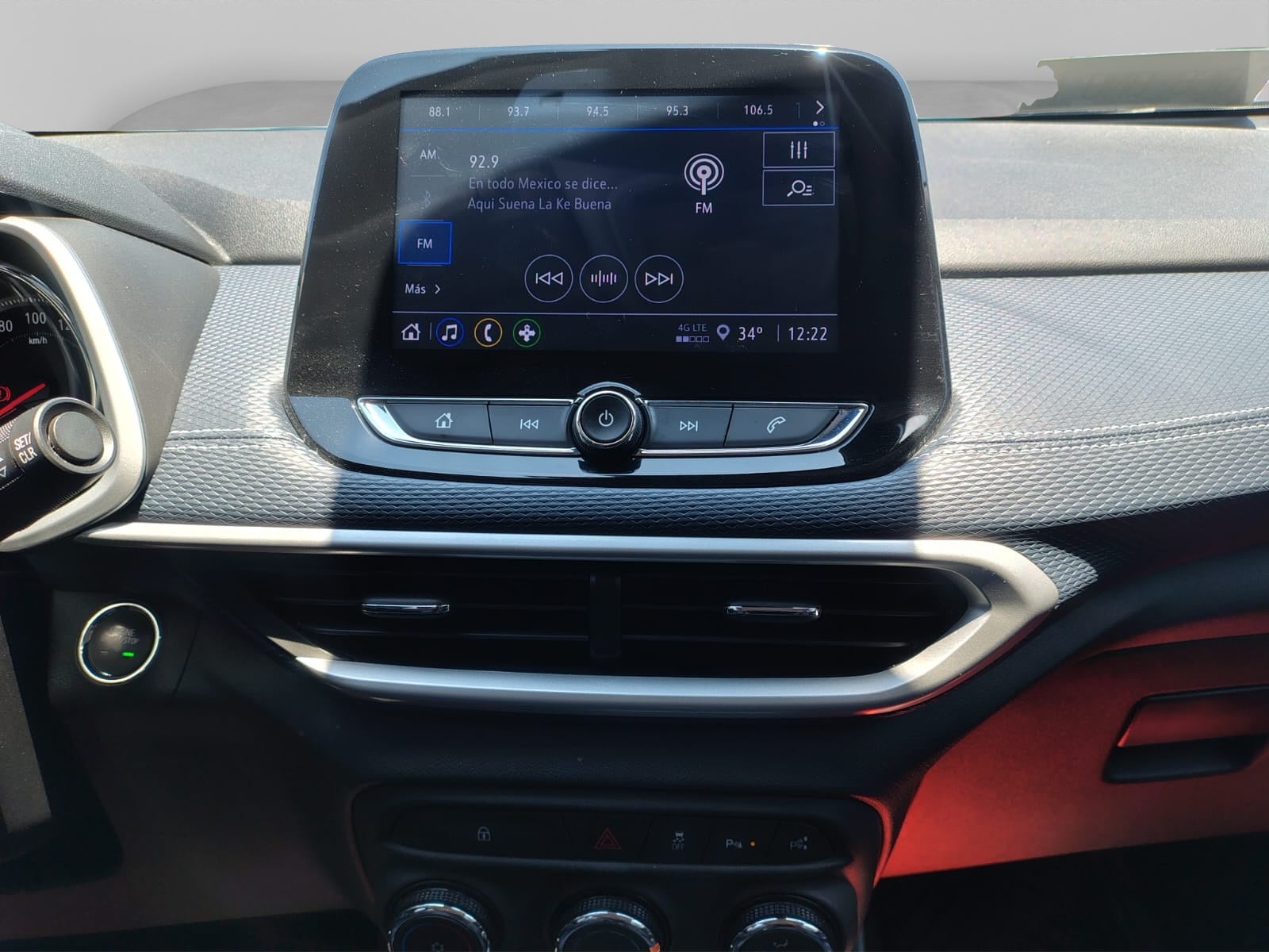 2023 Chevrolet TRACKER D 5 PTS PREMIER 12T TA F LED PIEL TP RA-17 BITONO
