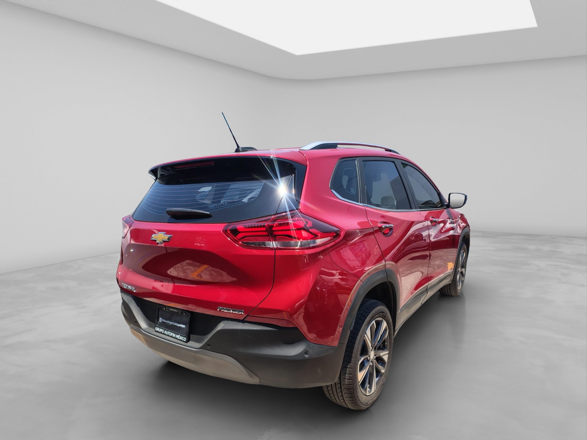 2023 Chevrolet TRACKER D 5 PTS PREMIER 12T TA F LED PIEL TP RA-17 BITONO