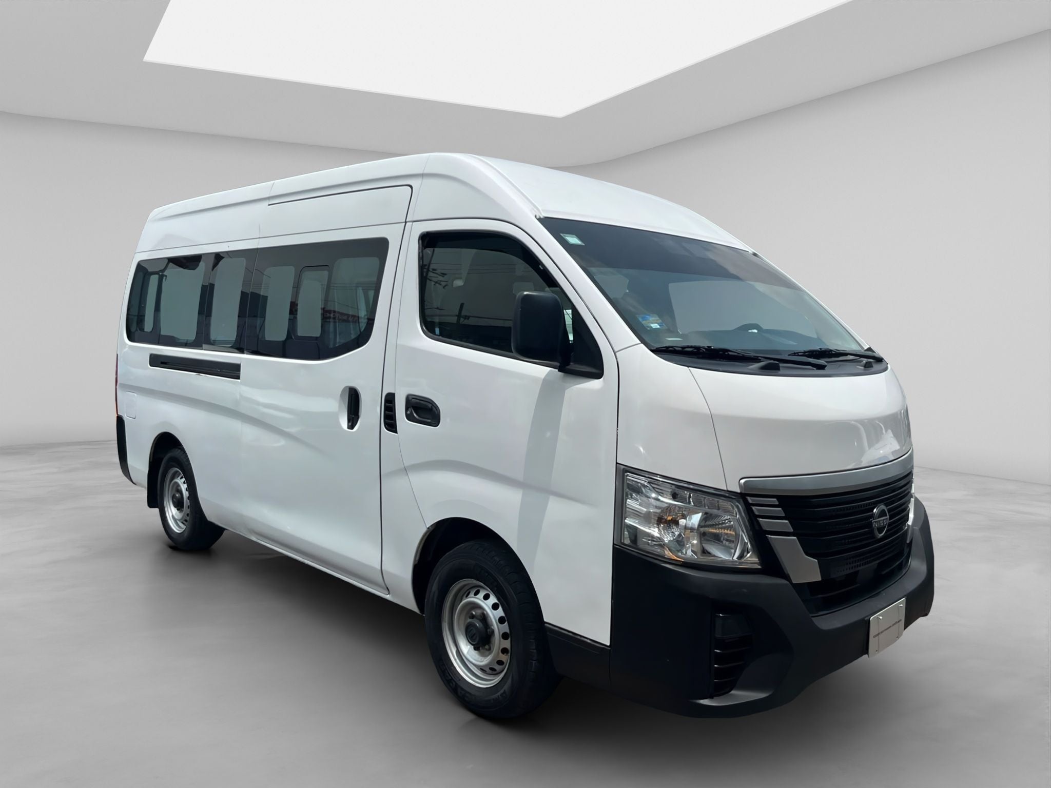2023 Nissan URVAN 4 PTS AMPLIA VENTANAS TM5