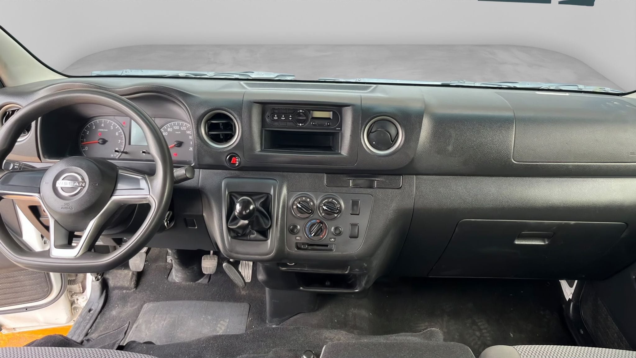 2023 Nissan URVAN 4 PTS AMPLIA VENTANAS TM5