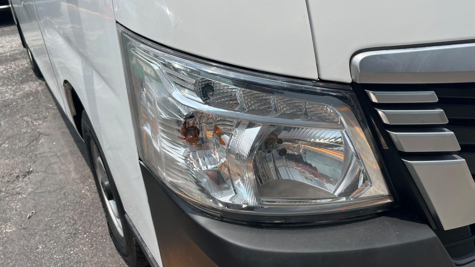 2023 Nissan URVAN 4 PTS AMPLIA VENTANAS TM5