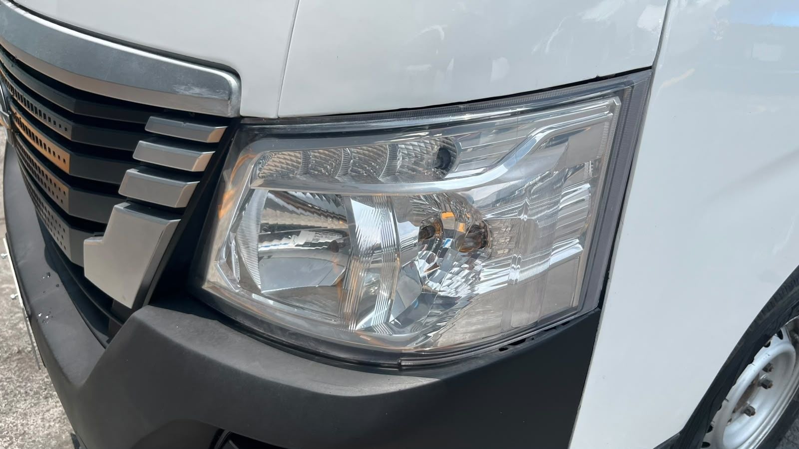 2023 Nissan URVAN 4 PTS AMPLIA VENTANAS TM5